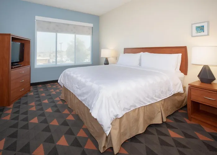 & - West Phoenix Area By Ihg Goodyear