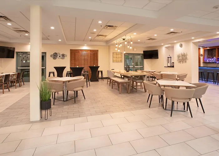 & - West Phoenix Area By Ihg Hotel 3*