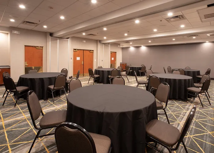 & - West Phoenix Area By Ihg Hotel 3*