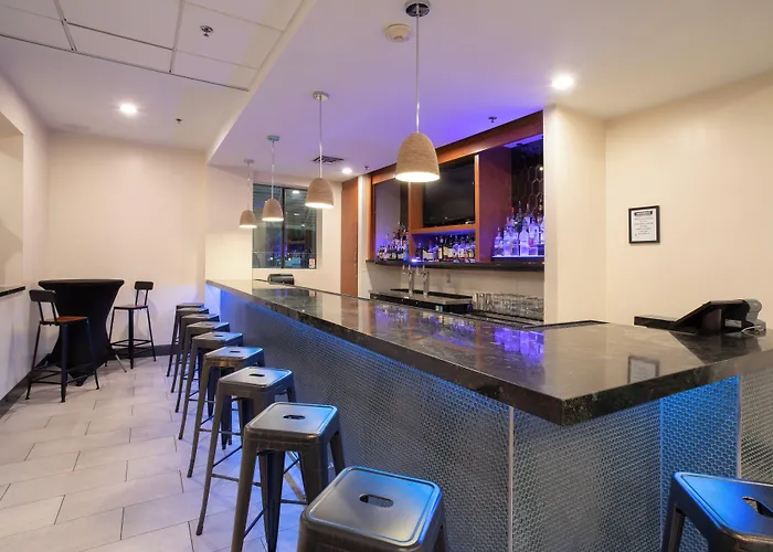 & - West Phoenix Area By Ihg Hotel 3*